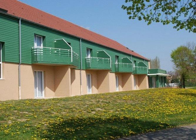 ホテル Ibis Styles Bourbon Lancy エクステリア 写真
