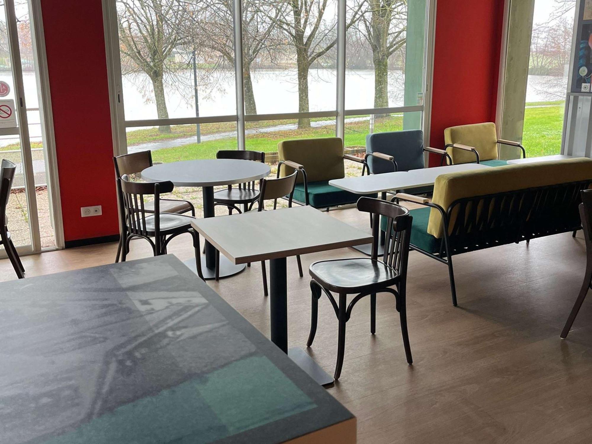ホテル Ibis Styles Bourbon Lancy エクステリア 写真