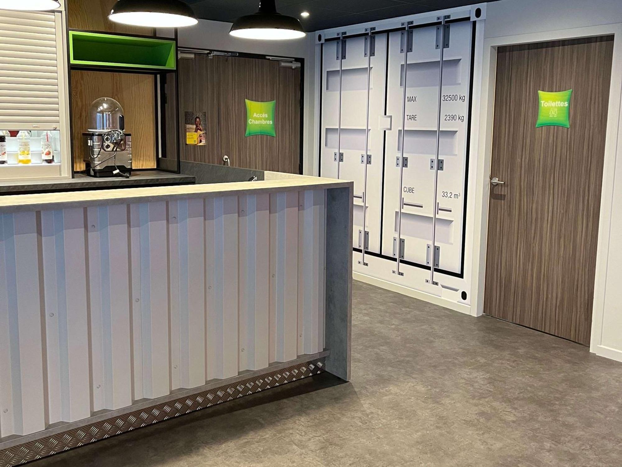 ホテル Ibis Styles Bourbon Lancy エクステリア 写真