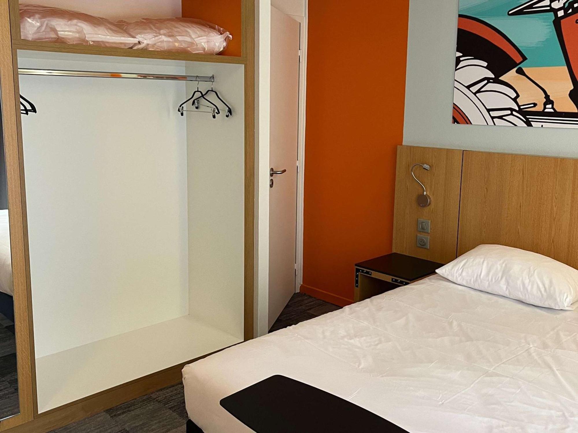 ホテル Ibis Styles Bourbon Lancy エクステリア 写真