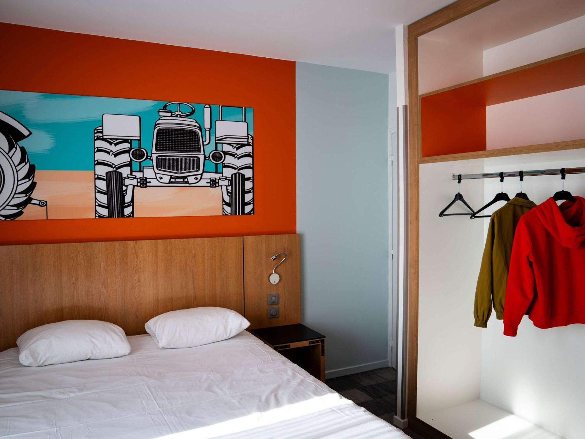 ホテル Ibis Styles Bourbon Lancy エクステリア 写真