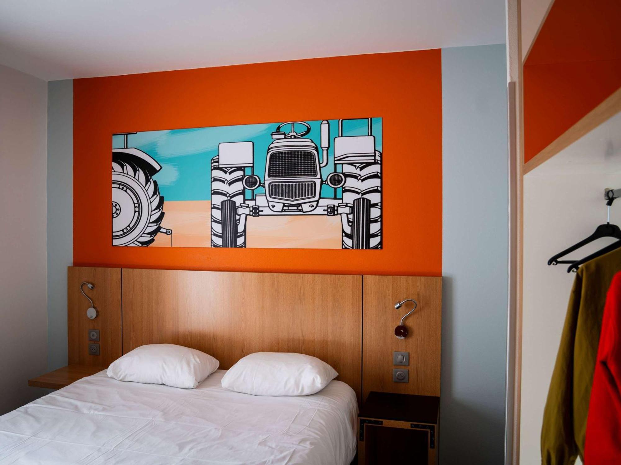 ホテル Ibis Styles Bourbon Lancy エクステリア 写真