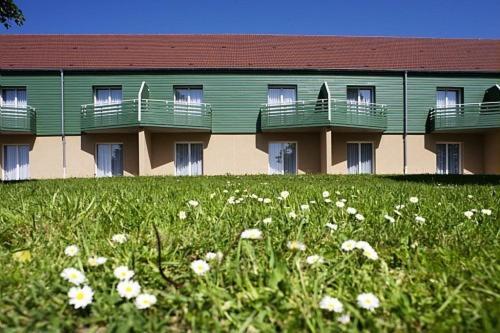ホテル Ibis Styles Bourbon Lancy エクステリア 写真